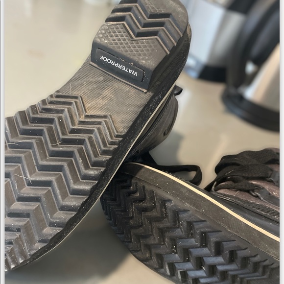 Sorel Waterproof boots - black with polka dots. Rain Boot Style (Duck) - Picture 3 of 4